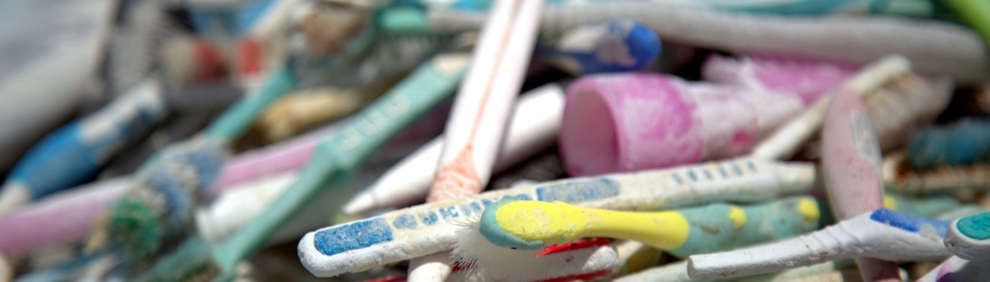 A pile of old tooth brushes.