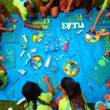 Students create recycling signage (Photo: Hawaii Wildlife Fund).
