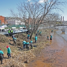 Earth Day 2014 Cleanup at Anacostia River.