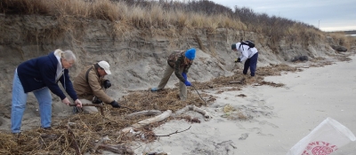 Volunteers participate in a debris monitoring project with VA CZM. 
